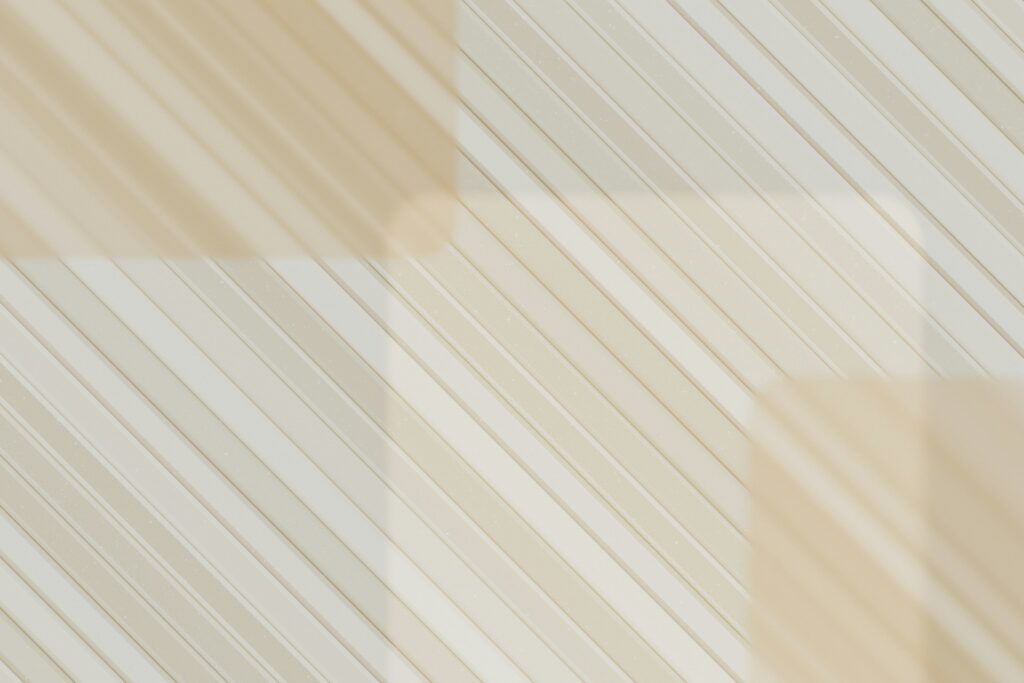 Abstrakte Darstellung der einheitlichen Formatierung verschiedener Inhalte – als Symbol für die optische Präsentation von Bachelor- und Masterarbeiten.